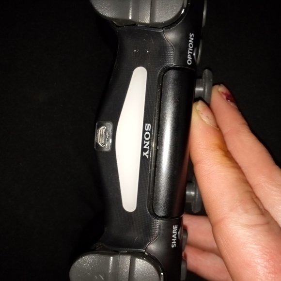 Play station 4 controller - Picture 1 of 3
